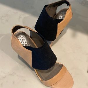 Tan and Black Vince Camaro 3” heels